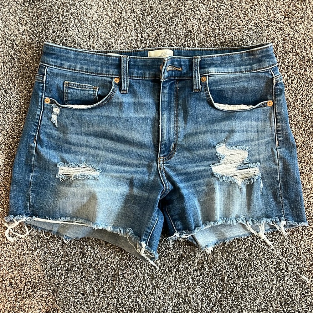 Universal Thread Shorts